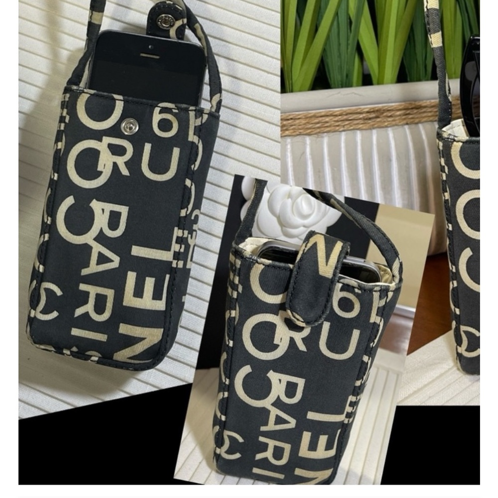 Chanel Rue Cambon Bag made for people on holiday aka vacation great tiny bag - Picture 4 of 4